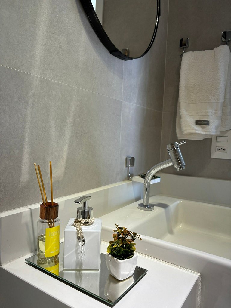 Autêntico Studio Vila Madalena com AC | Delfhy