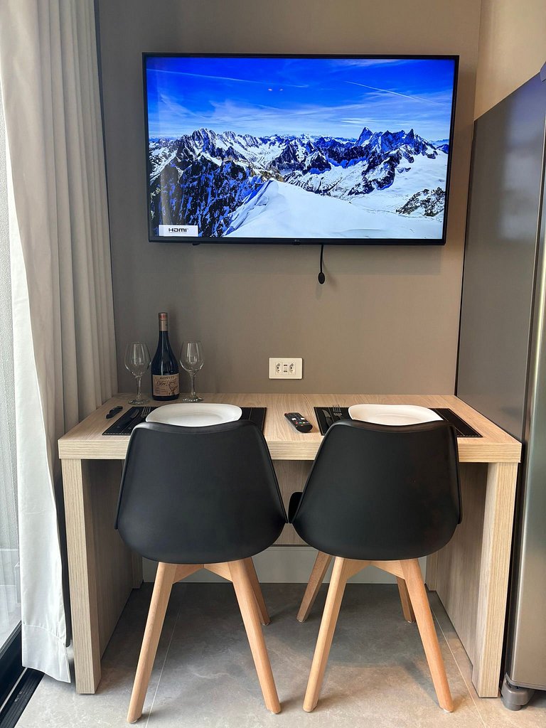 Elegante Studio Vila Madalena com AC | Delfhy