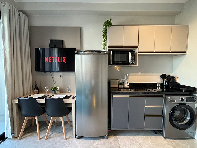 Elegante Studio Vila Madalena com AC | Delfhy
