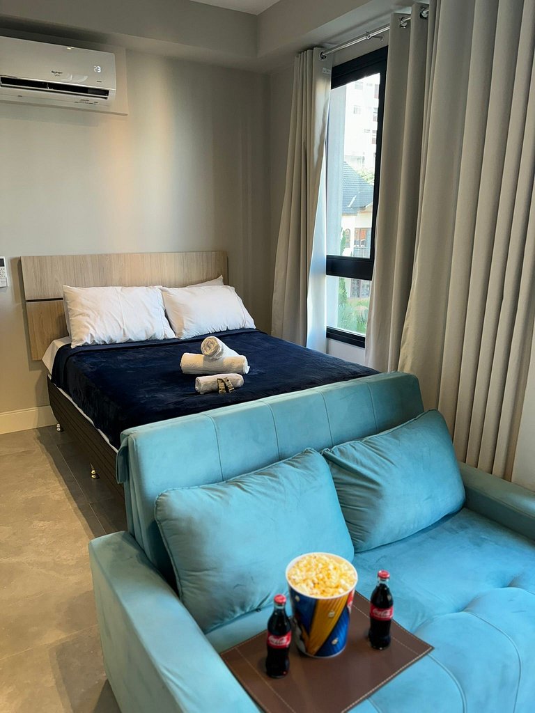 Elegante Studio Vila Madalena com AC | Delfhy
