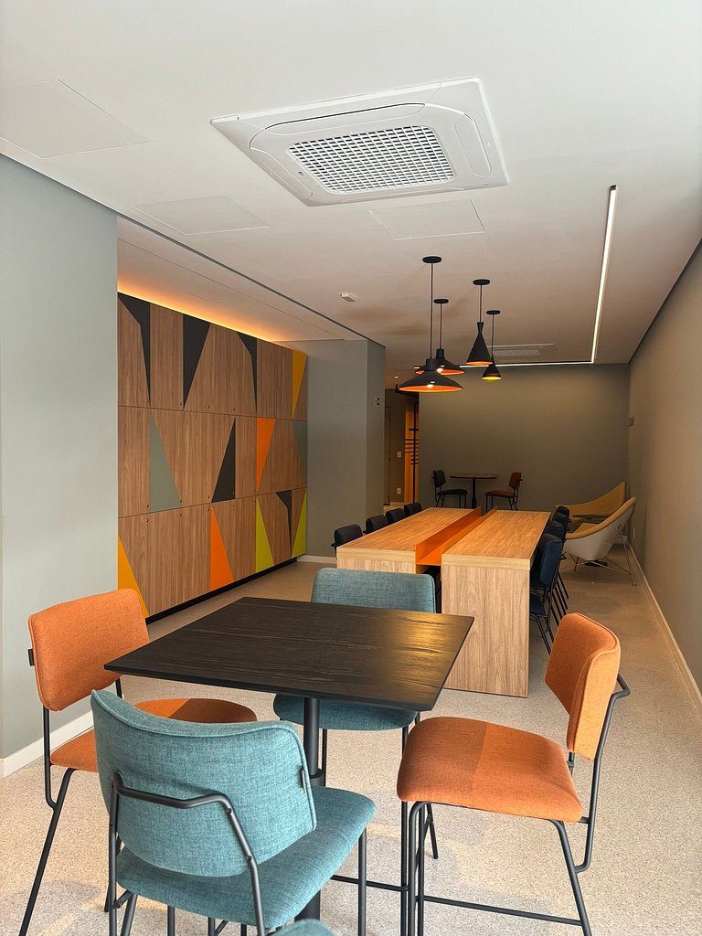 Autêntico Studio Vila Madalena com AC | Delfhy