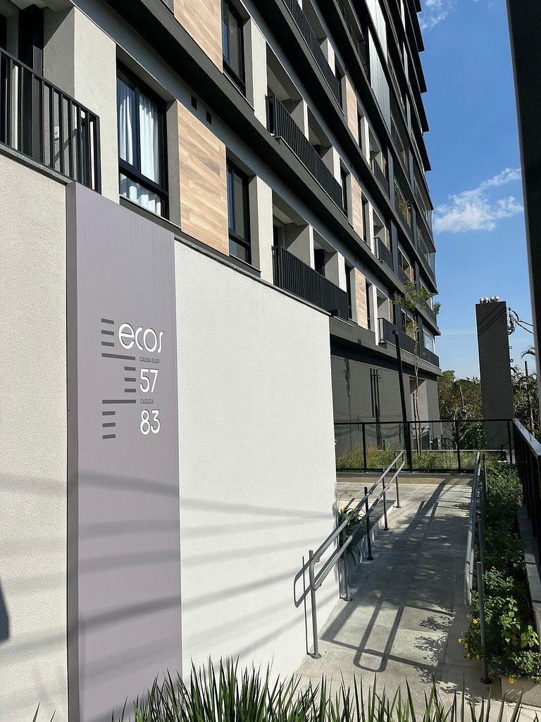 Lindo Studio na Vila Madalena com AC | Delfhy