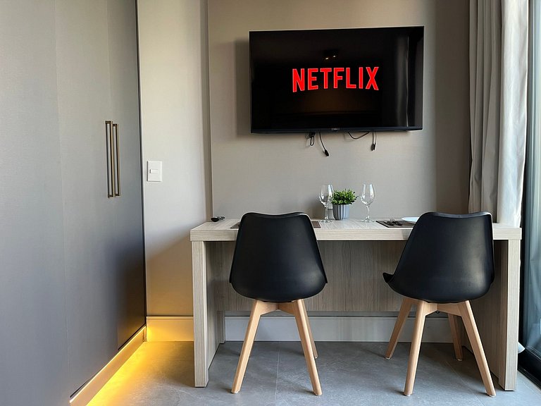 Lindo Studio na Vila Madalena com AC | Delfhy