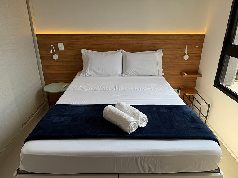 Studio Moderno na Vila Madalena com AC | Delfhy