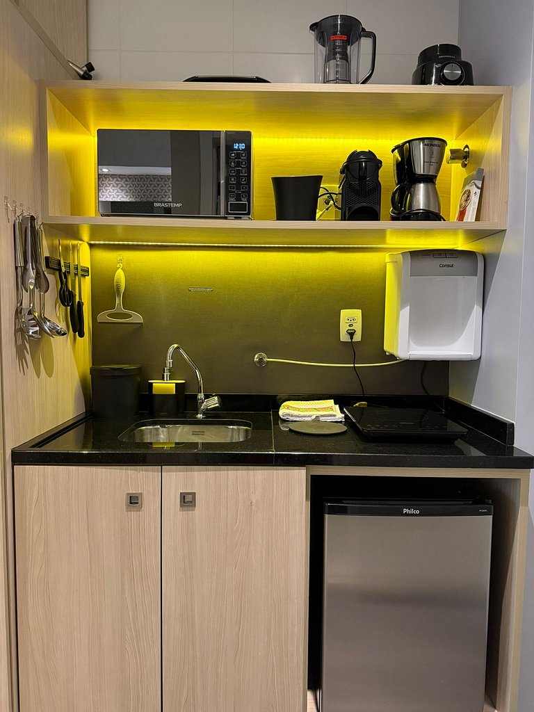 Studio Incrível na Vila Madalena com AC | Delfhy