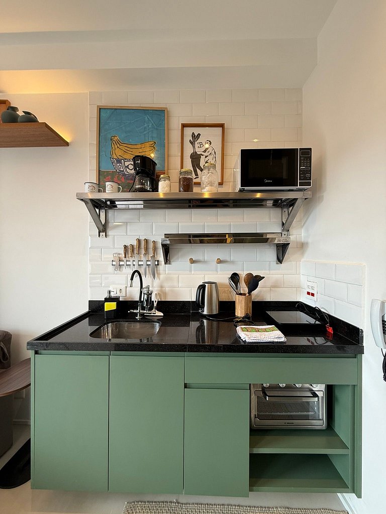 Studio Moderno na Vila Madalena com AC | Delfhy