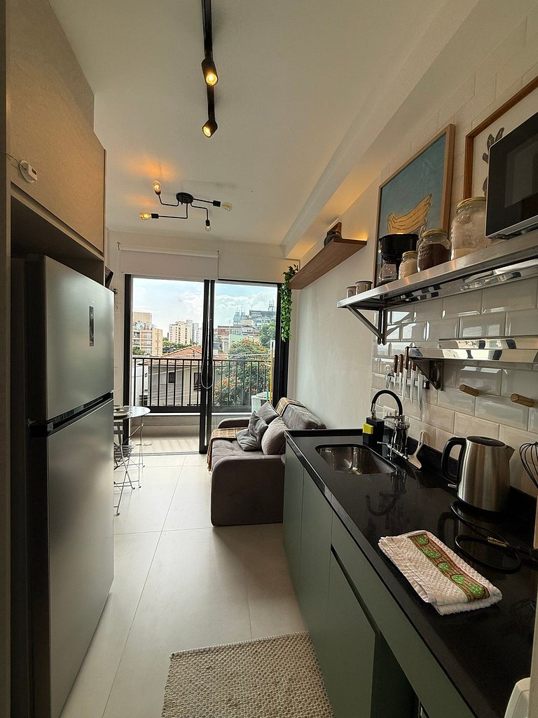 Studio Moderno na Vila Madalena com AC | Delfhy