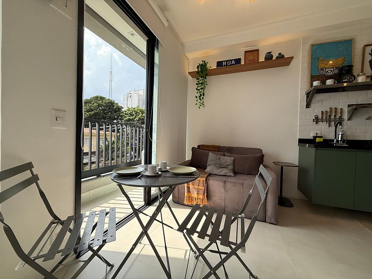 Studio Moderno na Vila Madalena com AC | Delfhy